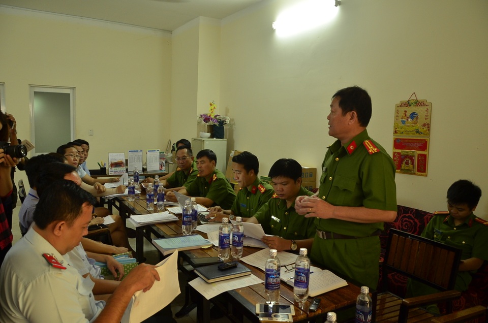 Chung cư chưa nghiệm thu PCCC đã đưa dân vào ở - 1
Đại diện Cảnh sát PCCC TPHCM nêu ý kiến tại buổi làm việc