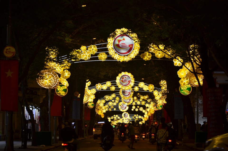 Sắc Xuân tràn ngập trên thành phố mang tên Bác - 3 Sắc Xuân tràn ngập trên thành phố mang tên Bác - 3