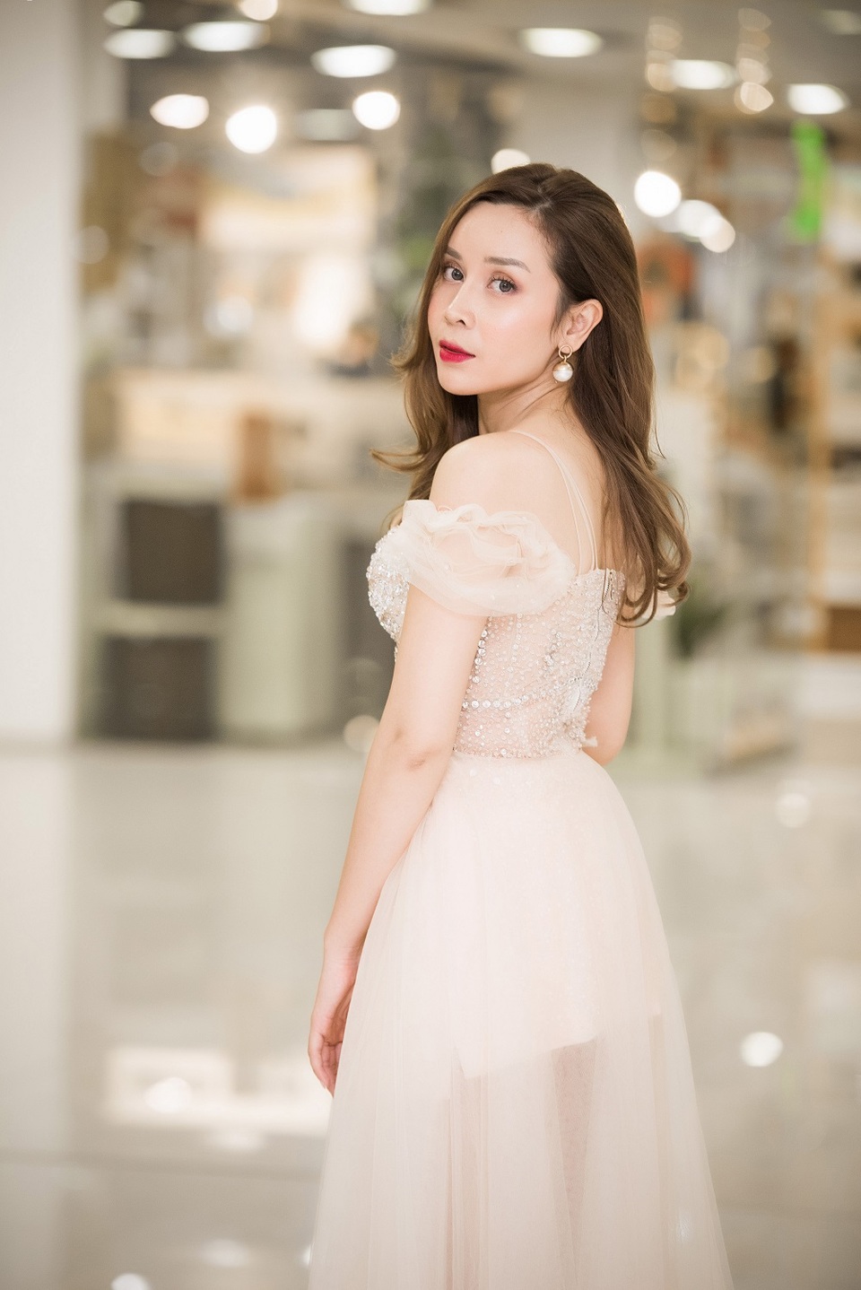 Cận cảnh nhan sắc sau phẫu thuật thẩm mỹ của Lưu Hương Giang - 10 Cận cảnh nhan sắc sau phẫu thuật thẩm mỹ của Lưu Hương Giang - 10