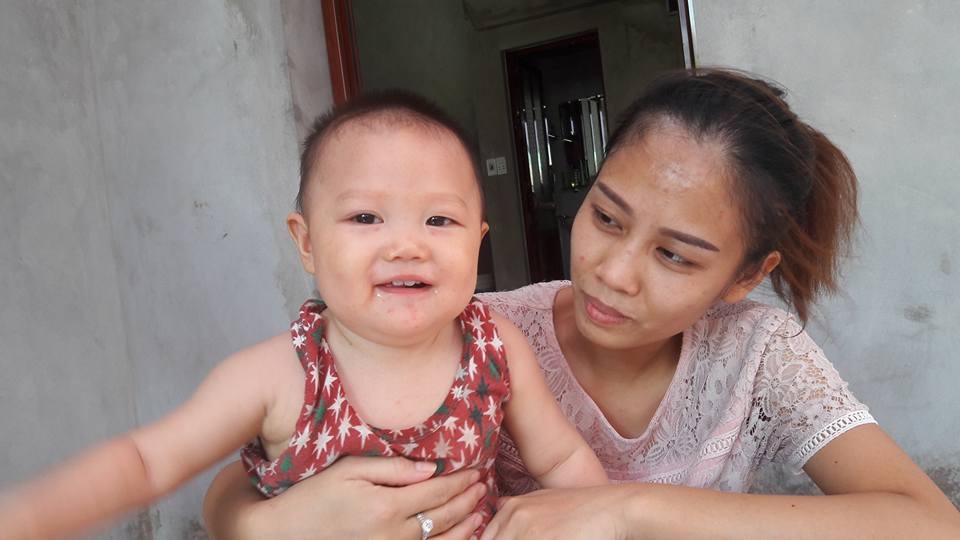 
Bé Lê Đăng Nhật Minh nay tròn 1 tuổi trông bụ bẫm và đáng yêu
