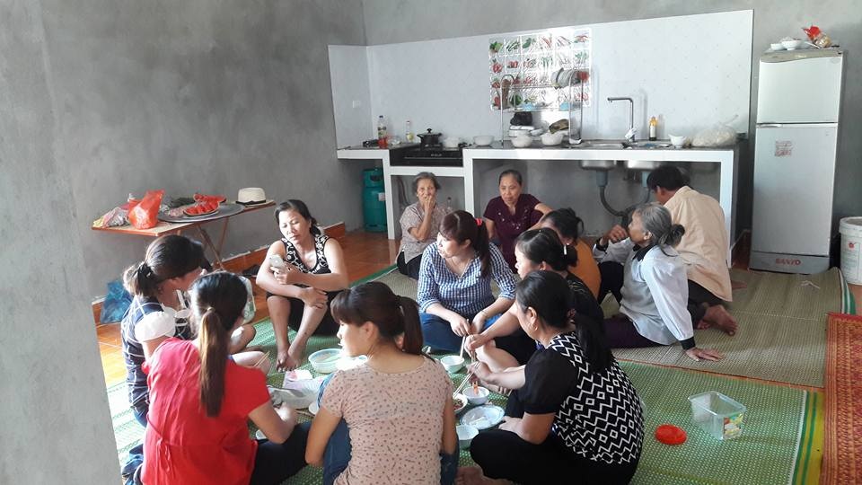 
Các đồ dùng sinh hoạt trong gia đình cũng được sắm sửa đầy đủ
