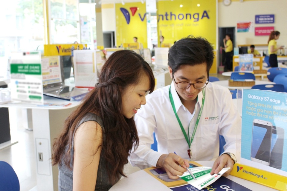 “Gánh nặng” từ hợp đồng tín dụng mẫu - 1
Thực thi quy định về đăng ký hợp đồng mẫu, các tổ chức cho vay sẽ chịu rất nhiều ảnh hưởng tiêu cực