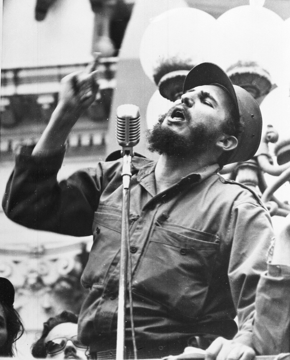 Vĩnh biệt huyền thoại cách mạng Fidel Castro - 1
Nhà Cách mạng Cuba Fidel Castro phát biểu tại lễ mít tinh mừng chiến thắng sau khi chế độ độc tài Batista sụp đổ, tại La Habana ngày 6/2/1959. AP/ TTXVN