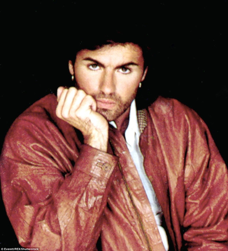 Ca sĩ George Michael với những khoảnh khắc “độc”, khó quên - 21
Ngôi sao của ca khúc Careless Whisper biểu cảm tuyệt vời trong một bộ ảnh thời trang thực hiện vào năm 1987.