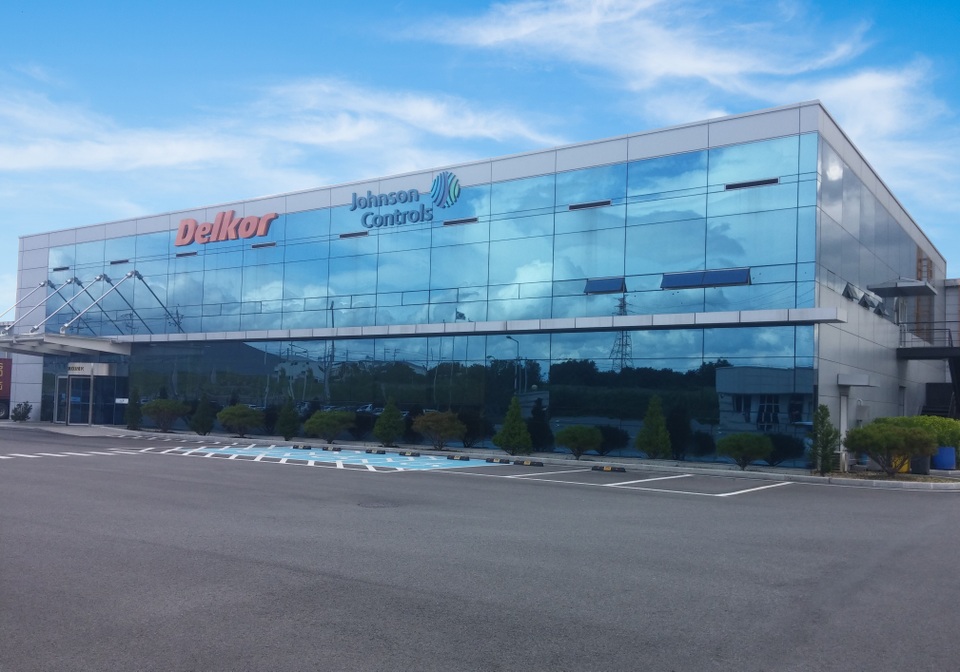 Vinh danh Johnson Controls là hãng sản xuất pin ô tô xuất sắc - 2 Johnson Controls Delkor hiện đang có hai nhà máy hoạt động ở Gumi, với hơn 400 nhân viên.