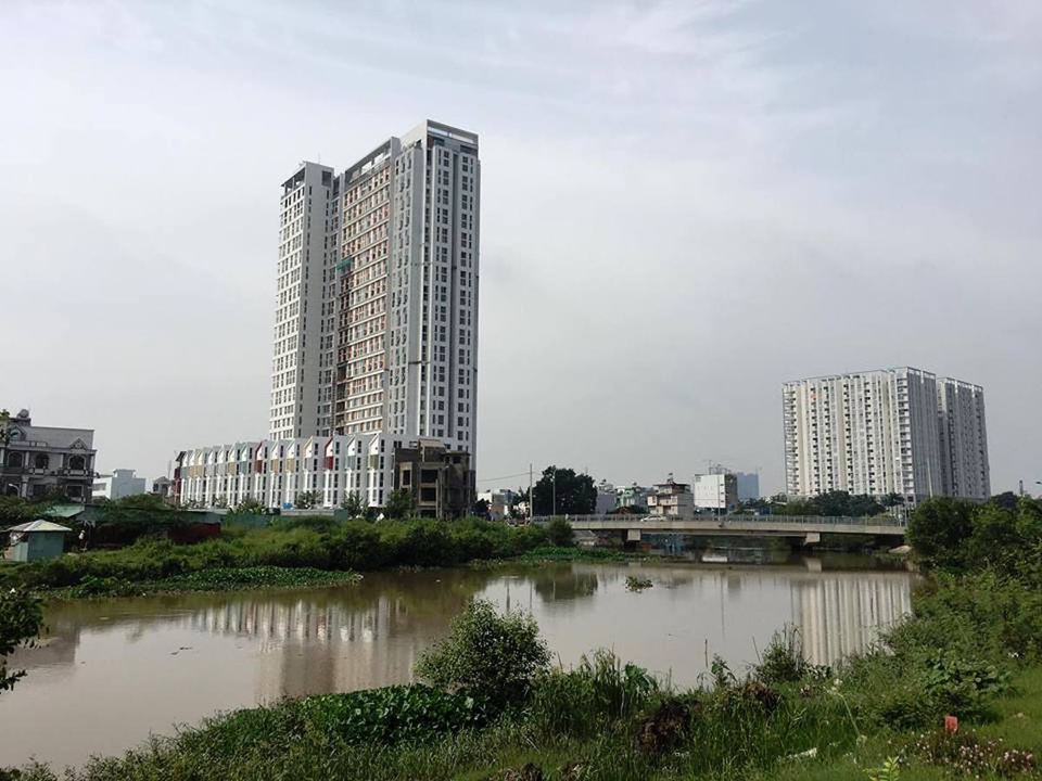 Thị trường bất động sản phía Nam tăng tốc để đón Tết - 1 Dự án La Astoria giai đoạn 1 (La Astoria 1), mặt tiền đường Nguyễn Duy Trinh, quận 2, đã cơ bản hoàn thiện các căn hộ