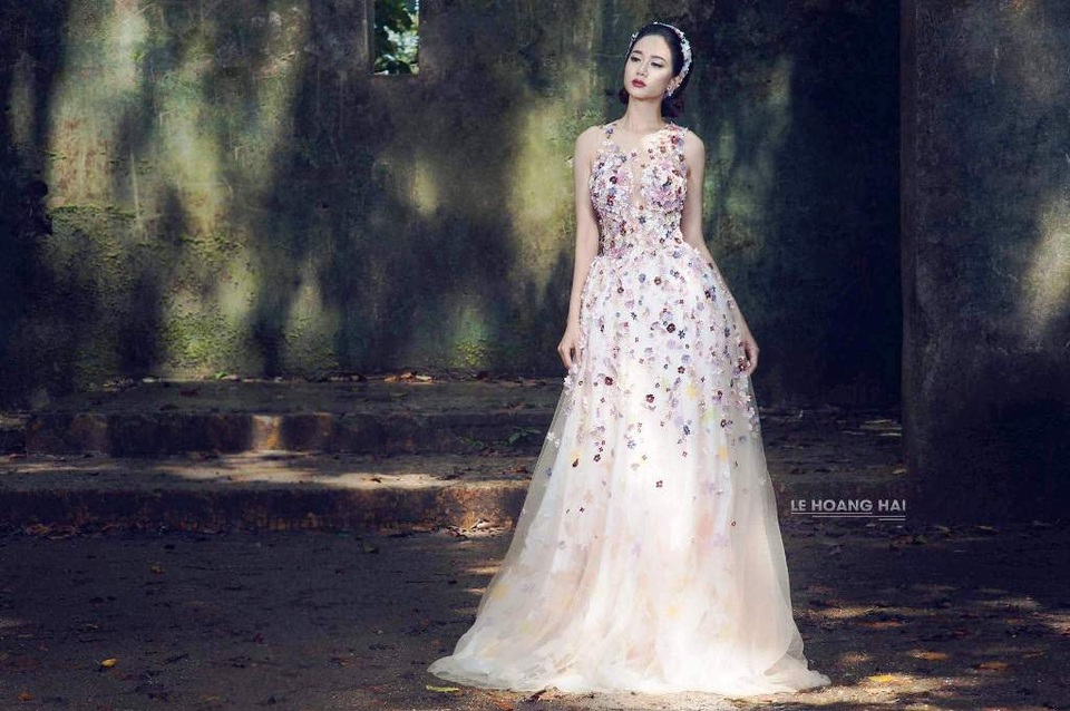 Thời trang NTK Lê Hoàng Hải táo bạo giữa núi rừng - 4 Thời trang NTK Lê Hoàng Hải táo bạo giữa núi rừng - 4