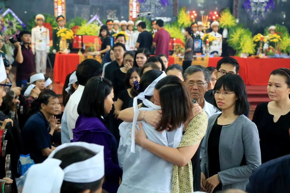 Tiễn biệt 3 phi công hy sinh khi bay huấn luyện trên đỉnh Bao Quan - 4 Tiễn biệt 3 phi công hy sinh khi bay huấn luyện trên đỉnh Bao Quan - 4