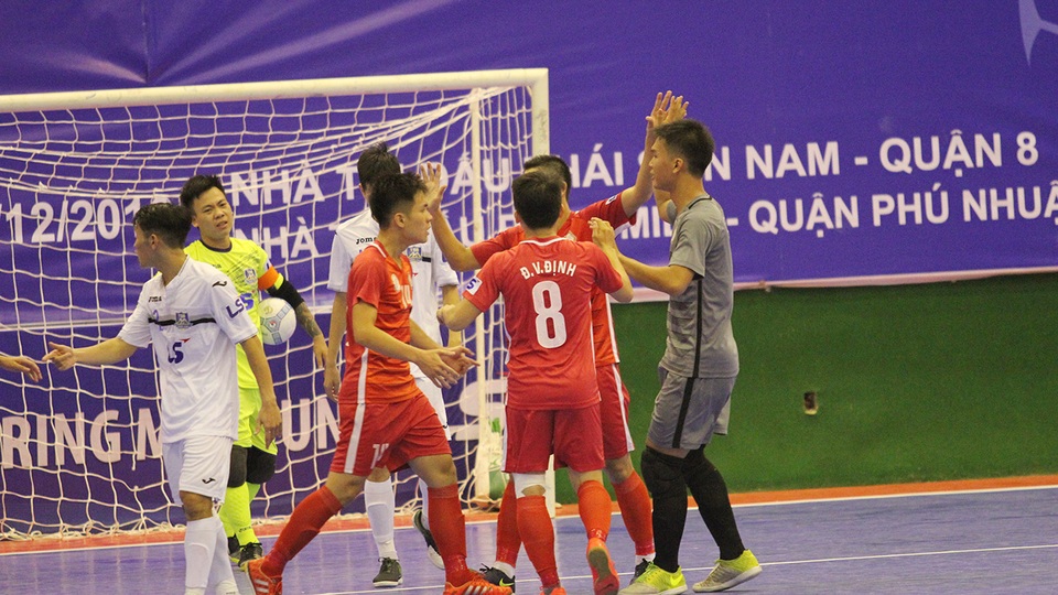 Thái Sơn Nam gặp Hải Phương Nam trong trận chung kết cúp futsal quốc gia 2016 - 1 Hải Phương Nam (áo đỏ) sẽ là đối thủ của Thái Sơn Nam trong trận chung kết (ảnh: Trọng Vũ)