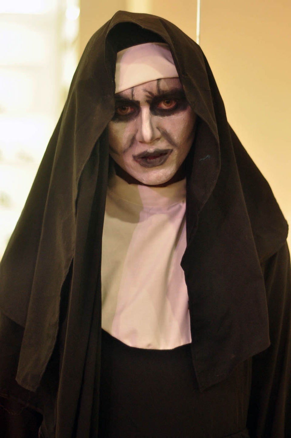 Cosplayer mùa Halloween: Từ đáng sợ đến dễ thương bất ngờ - 1
Gương mặt nhân vật Valak – phim The Conjuring 2 được trang điểm cầu kỳ, tỷ mỉ.