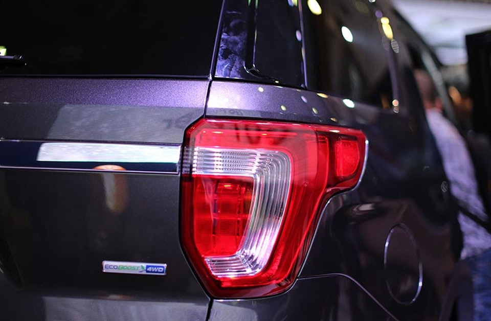 Khám phá SUV nhập khẩu từ Mỹ Ford Explorer 2017 - 9
Đèn sương mù, đèn báo rẽ, đèn hậu sử dụng công nghệ Led
