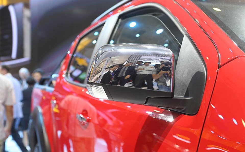 Chevrolet Colorado và sự cách tân cho một khởi đầu mới - 10
Các thanh gia cố cửa xe giúp bảo vệ hành khách khỏi những va chạm bên hông. Gầm xe cứng cáp hỗ trợ chống lại các lực uốn cong giúp duy trì sự ổn định tối đa và độ bám đường ngay cả khi không tải hoặc toàn tải.