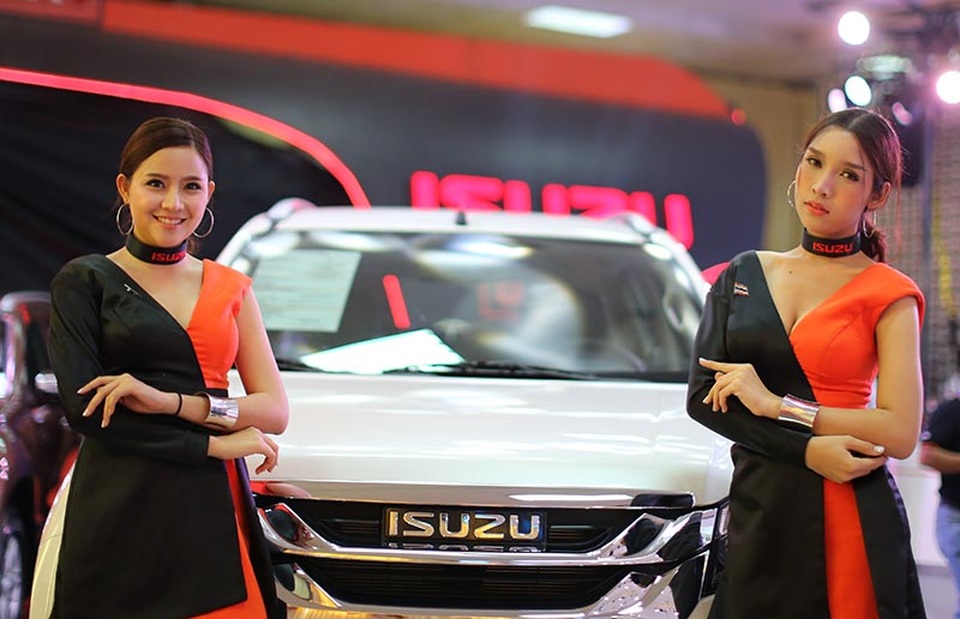 Những cô gái xinh đẹp tại Vietnam Motor Show 2016 - 6 Những cô gái xinh đẹp tại Vietnam Motor Show 2016 - 6
