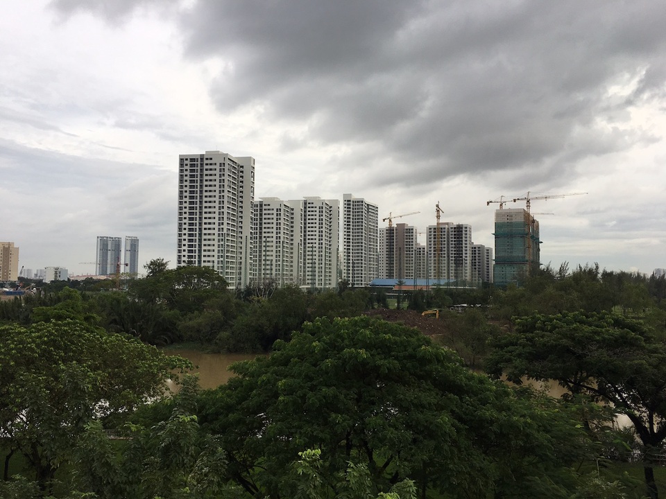 Căn hộ cao cấp chạy đua lập mặt bằng giá mới - 1
Phân khúc căn hộ cao cấp đang cạnh tranh khốc liệt về giá bán