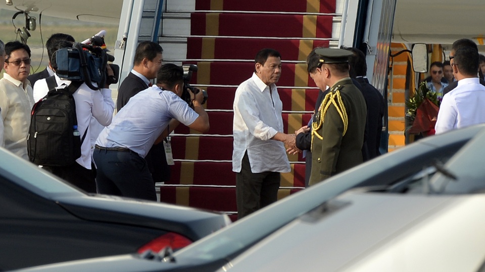 Tổng thống Philippines đến Hà Nội, bắt đầu chuyến công du Việt Nam - 8 Tổng thống Philippines đến Hà Nội, bắt đầu chuyến công du Việt Nam - 8