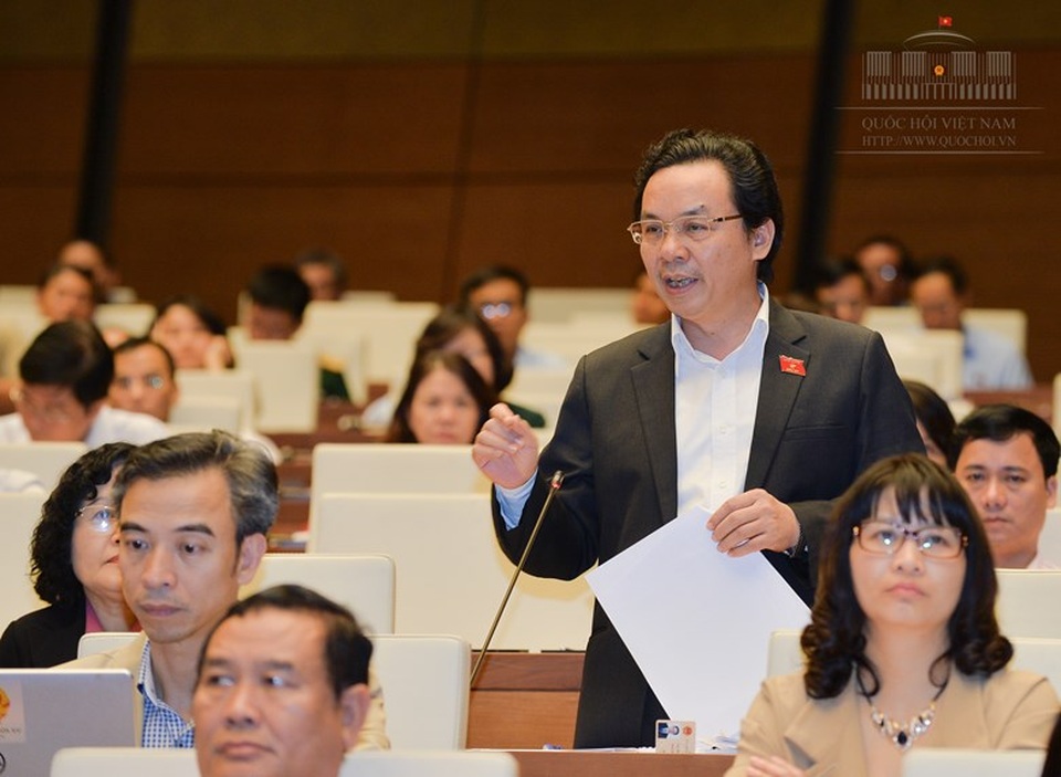 Thu thuế được 5,7 tỷ đồng, tiền chi bộ máy quản lý gấp nhiều lần? - 1
Đại biểu Hoàng Văn Cường đề nghị dừng hẳn việc thu thuế đất nông nghiệp.