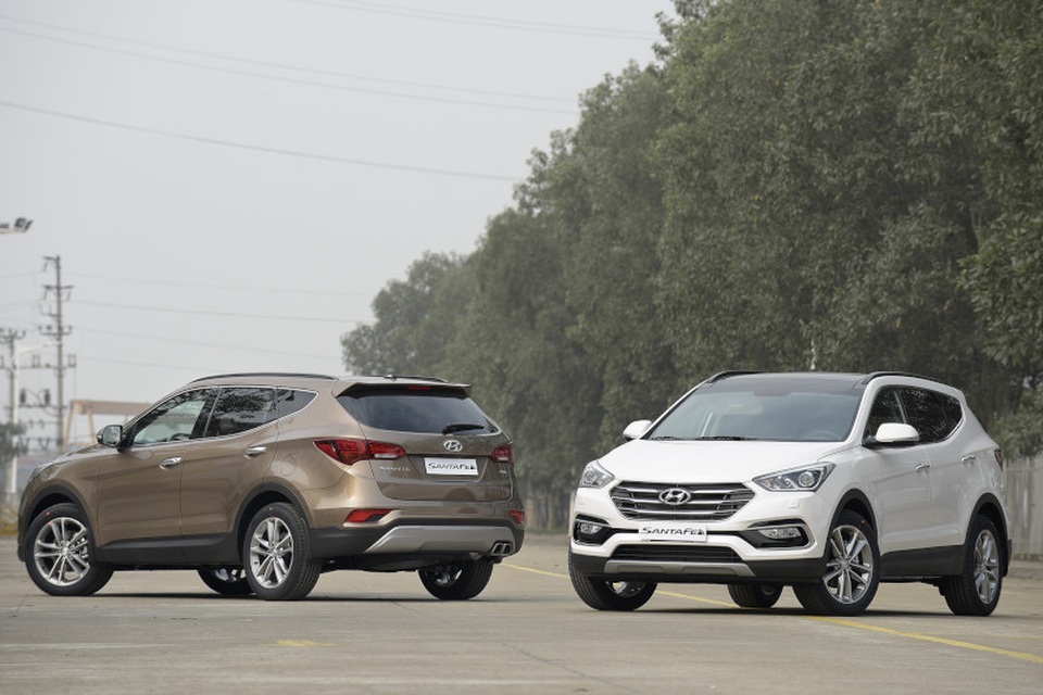 Ưu đãi 30 triệu khi mua xe Hyundai SantaFe, Tucson và Elantra 2016 - 1 Ưu đãi 30 triệu khi mua xe Hyundai SantaFe, Tucson và Elantra 2016 - 1