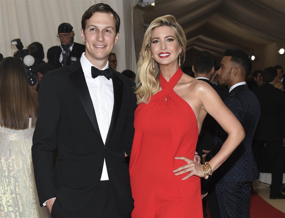 Chân dung cô con gái cực xinh đẹp của Donald Trump - 8
Ivanka Trump hẹn hò với thương gia Jared Kushner vào năm 2005 và cặp đôi này kết hôn vào tháng 10/2009.