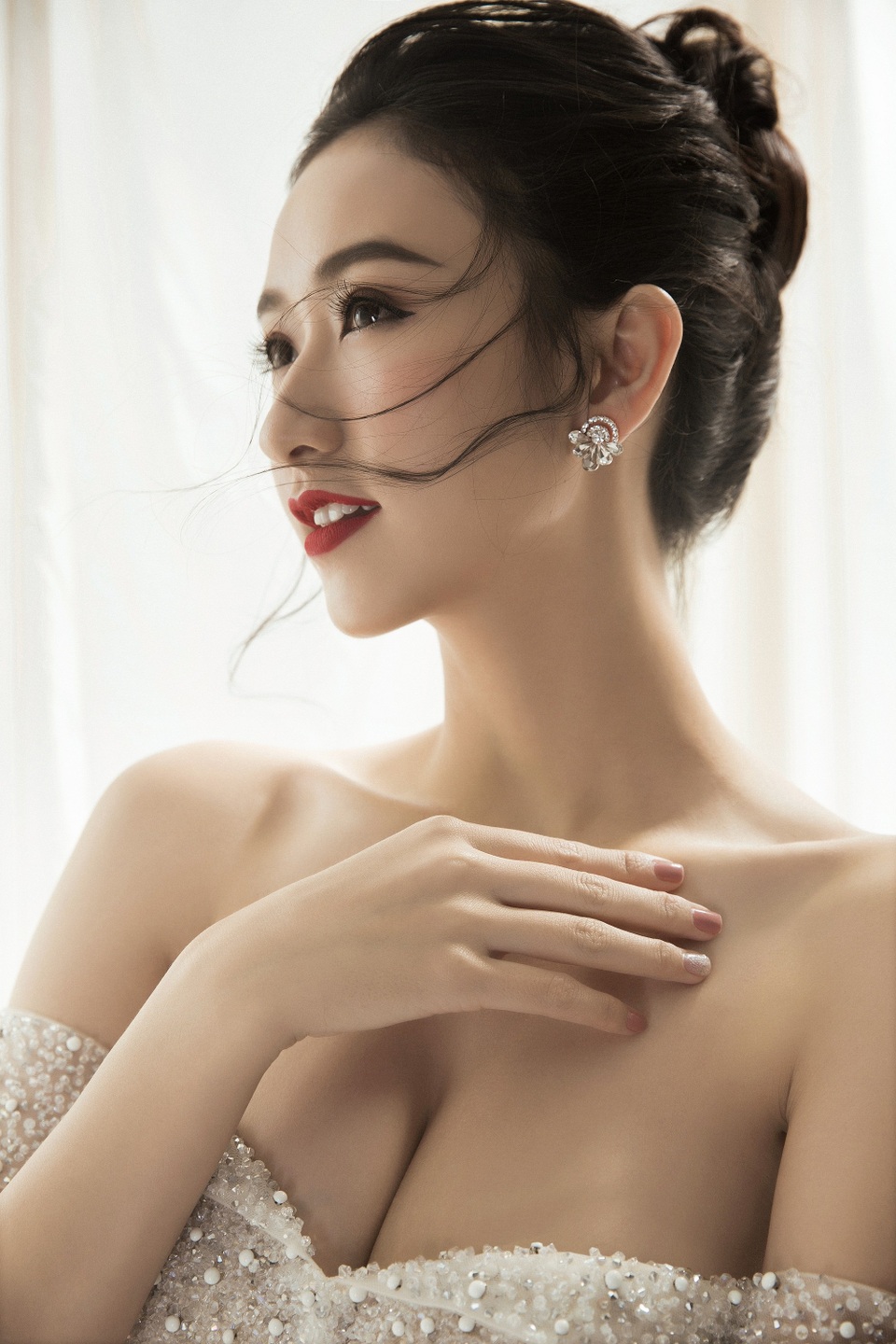 Á hậu Hà Thu chưa nghĩ đến chuyện lấy chồng trong năm mới - 1 Á hậu Hà Thu chưa nghĩ đến chuyện lấy chồng trong năm mới - 1