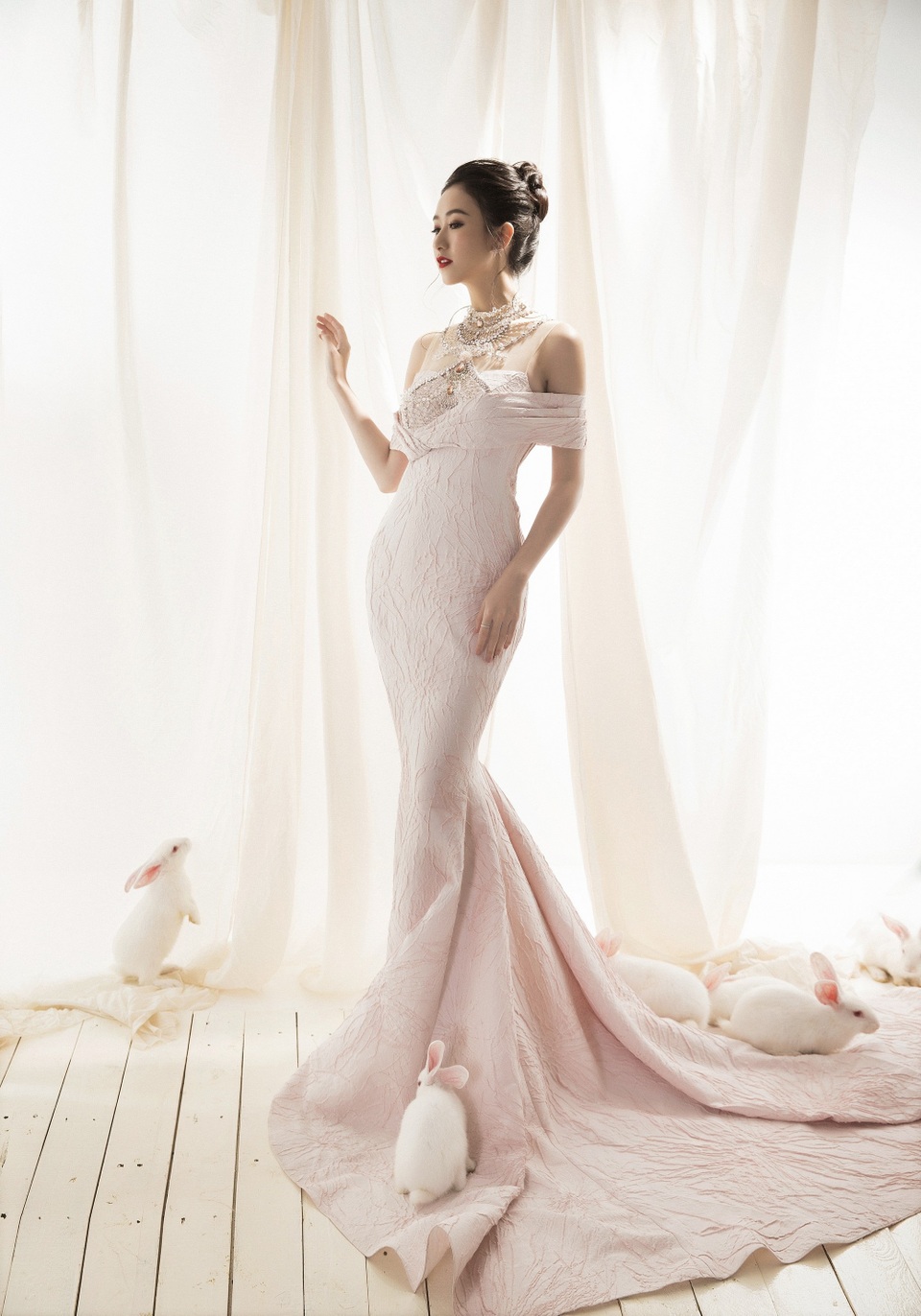 Á hậu Hà Thu chưa nghĩ đến chuyện lấy chồng trong năm mới - 9 Á hậu Hà Thu chưa nghĩ đến chuyện lấy chồng trong năm mới - 9