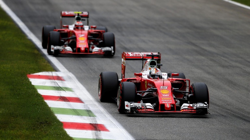 Rosberg thắng dễ trong ngày Hamilton phạm sai lầm - 5 Rosberg thắng dễ trong ngày Hamilton phạm sai lầm - 5