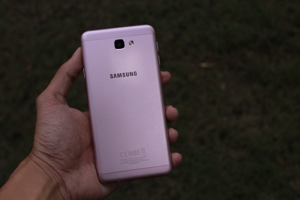 Trên tay và đánh giá nhanh Galaxy J7 Prime Hồng Vàng - 7 Trên tay và đánh giá nhanh Galaxy J7 Prime Hồng Vàng - 7