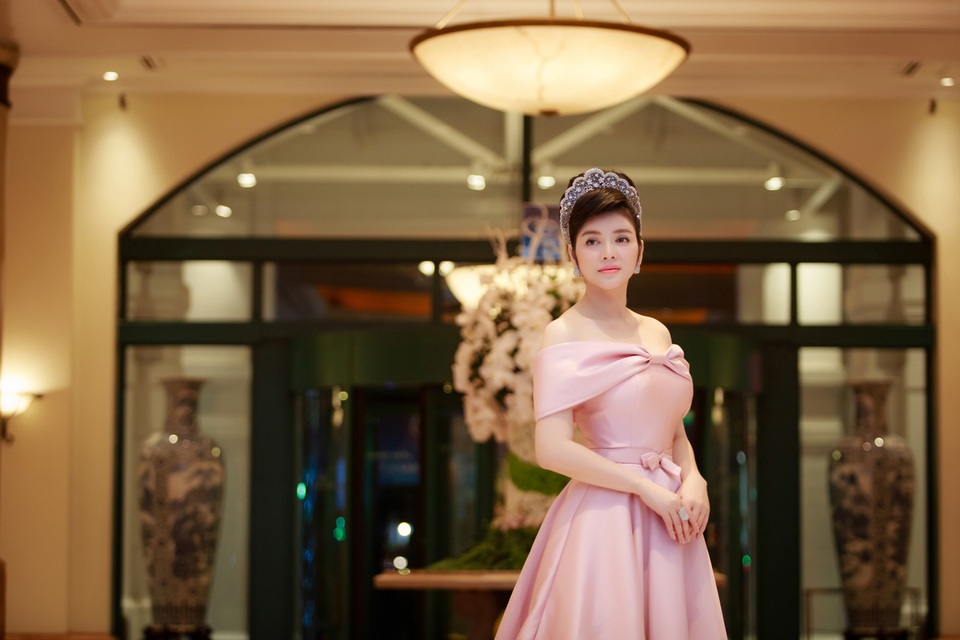 Lý Nhã Kỳ đẹp kiêu sa trên thảm đỏ - 6 Lý Nhã Kỳ đẹp kiêu sa trên thảm đỏ - 6