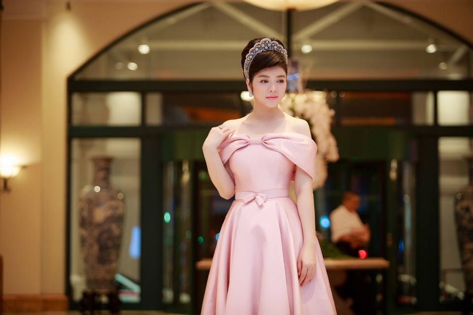 Lý Nhã Kỳ đẹp kiêu sa trên thảm đỏ - 7 Lý Nhã Kỳ đẹp kiêu sa trên thảm đỏ - 7