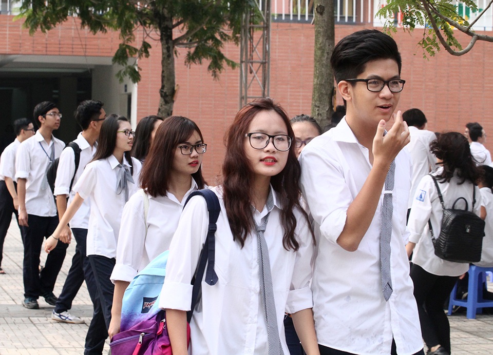 Lãnh đạo Đảng, Nhà nước dự khai giảng cùng các em học sinh - 15 Không khí lễ khai giảng tại Trường THPT Hà Nội - Amsterdam. (Ảnh: Mai Châm)