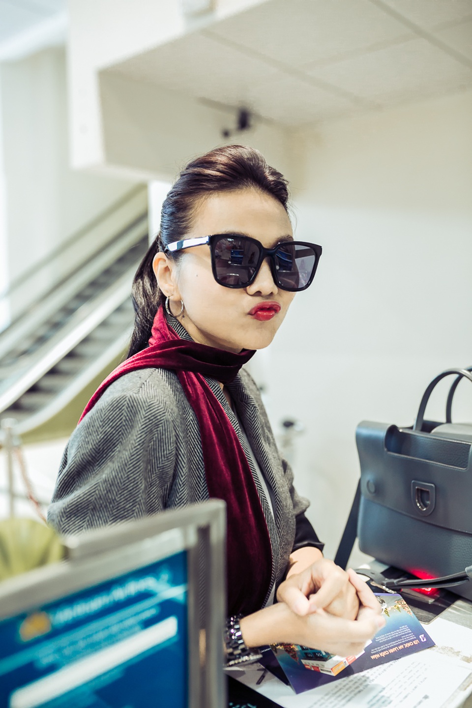 Thanh Hằng sành điệu tại sân bay - 6