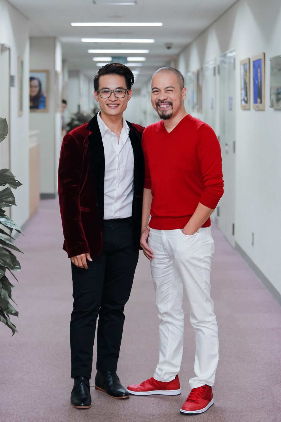 Tại chương trình, NTK Đức Hùng cũng hội ngộ nhiều nghệ sĩ khác như ca sĩ Hà Anh Tuấn.