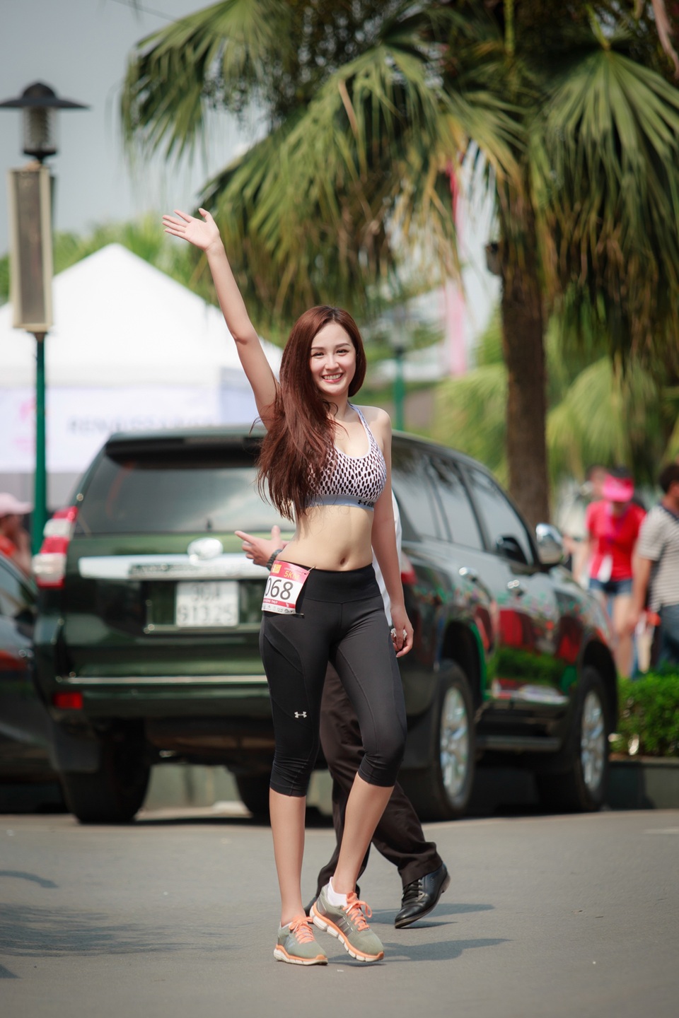 Mai Phương Thuý mặt mộc chạy bộ vào sáng sớm - 5