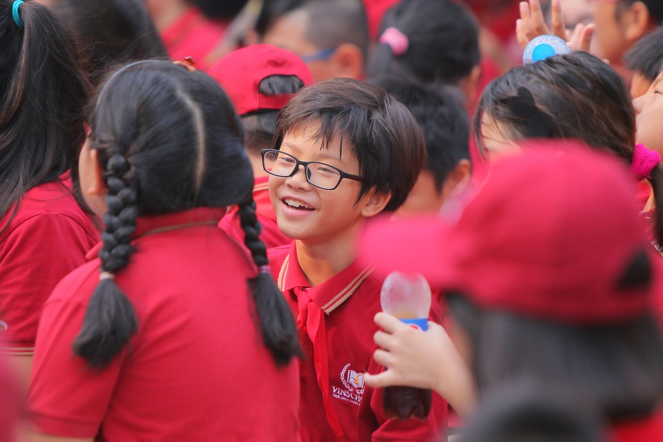 “Chú lính chì” Thiện Nhân trong ngày khai giảng ở trường mới - 2