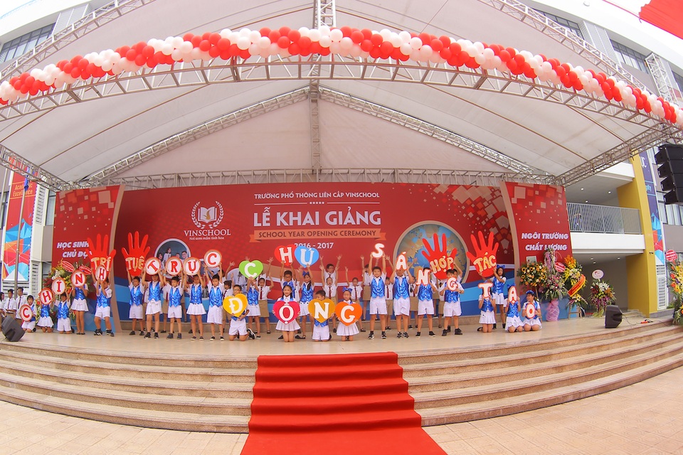 “Chú lính chì” Thiện Nhân trong ngày khai giảng ở trường mới - 5