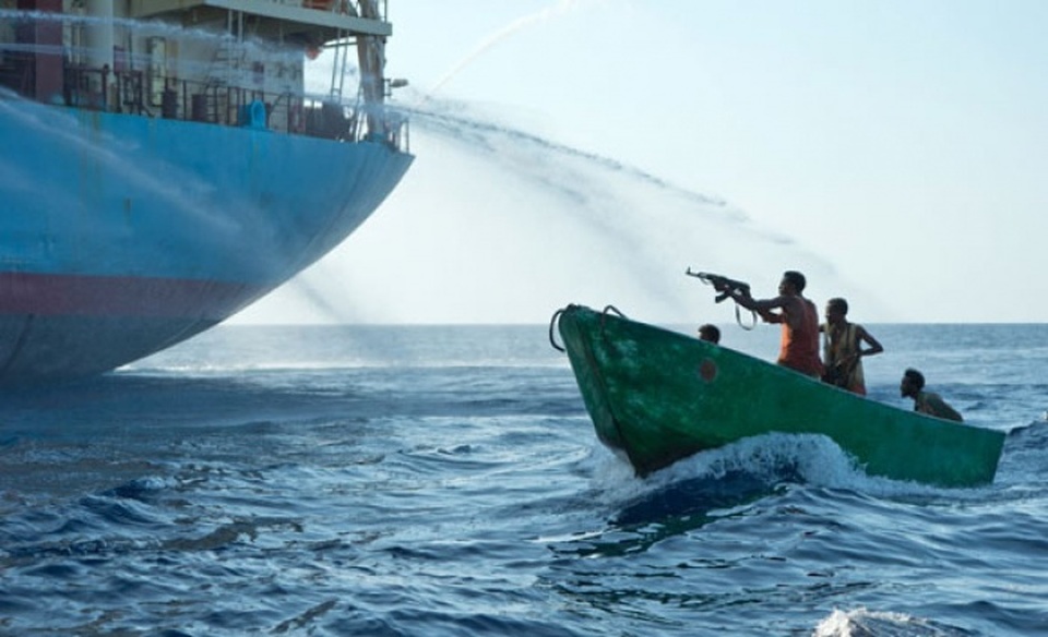 Cuộc chiến chống cướp biển của ngành dầu khí - 2
Tàu của PV Trans chống lại một toán cướp biển
