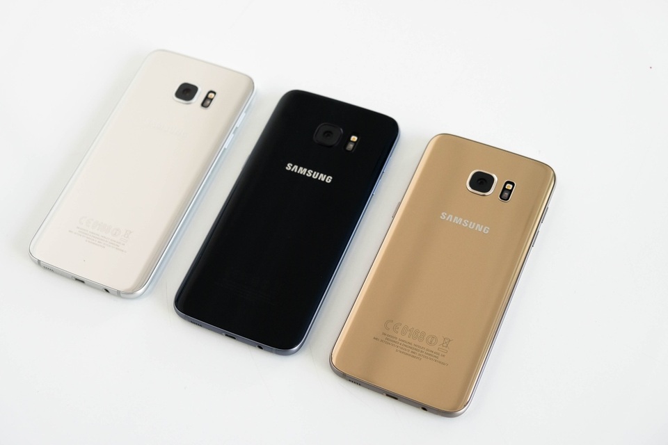 
Càng về cuối năm, thị trường smartphone càng sôi động.
