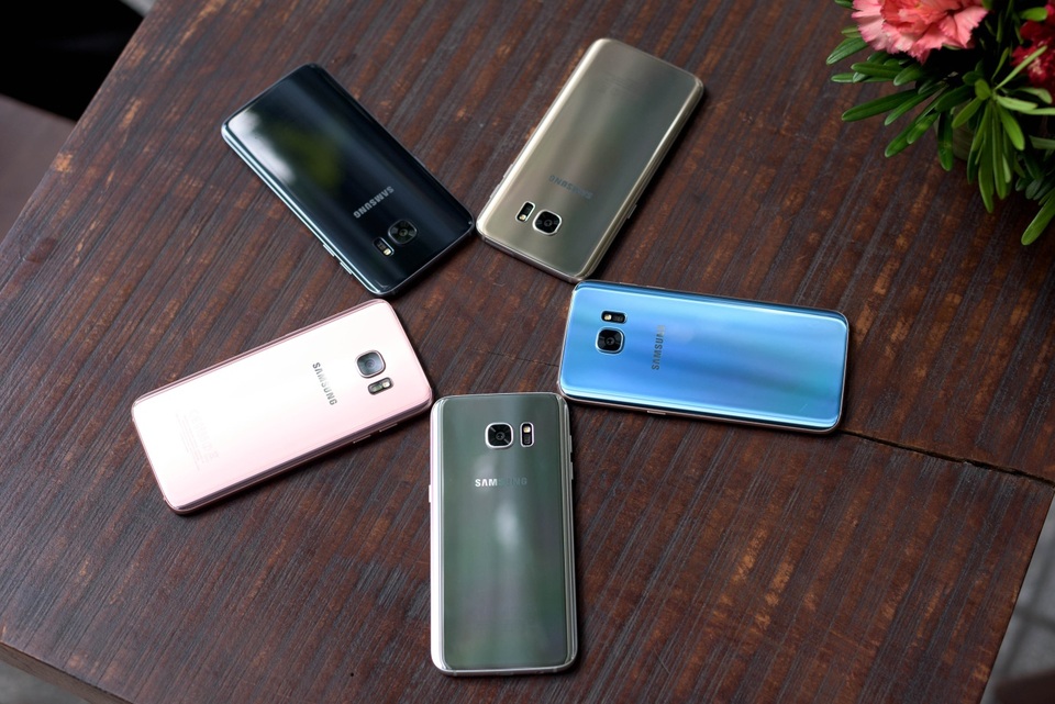 Ở phân khúc cao cấp, Samsung tiếp tục thành công với doanh số ấn tượng của Galaxy S7/S7 edge.