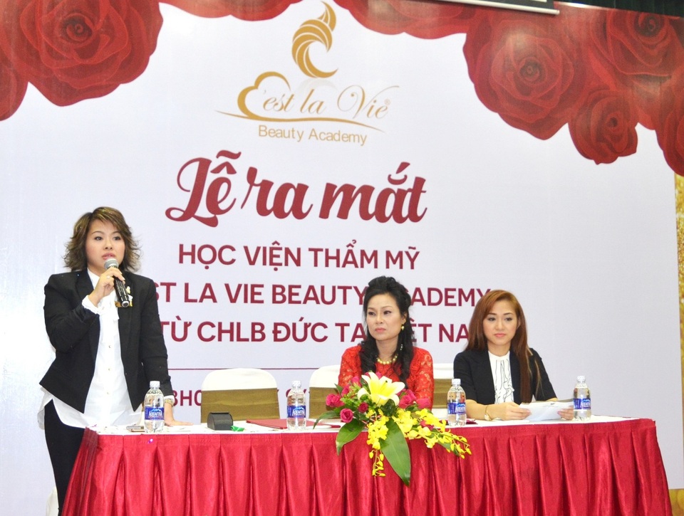 Lễ ra mắt và Hội thảo dạy nghề làm đẹp của học viện C'est La Vie - Đức tại Việt Nam - 4 Lễ ra mắt và Hội thảo dạy nghề làm đẹp của học viện C'est La Vie - Đức tại Việt Nam - 4