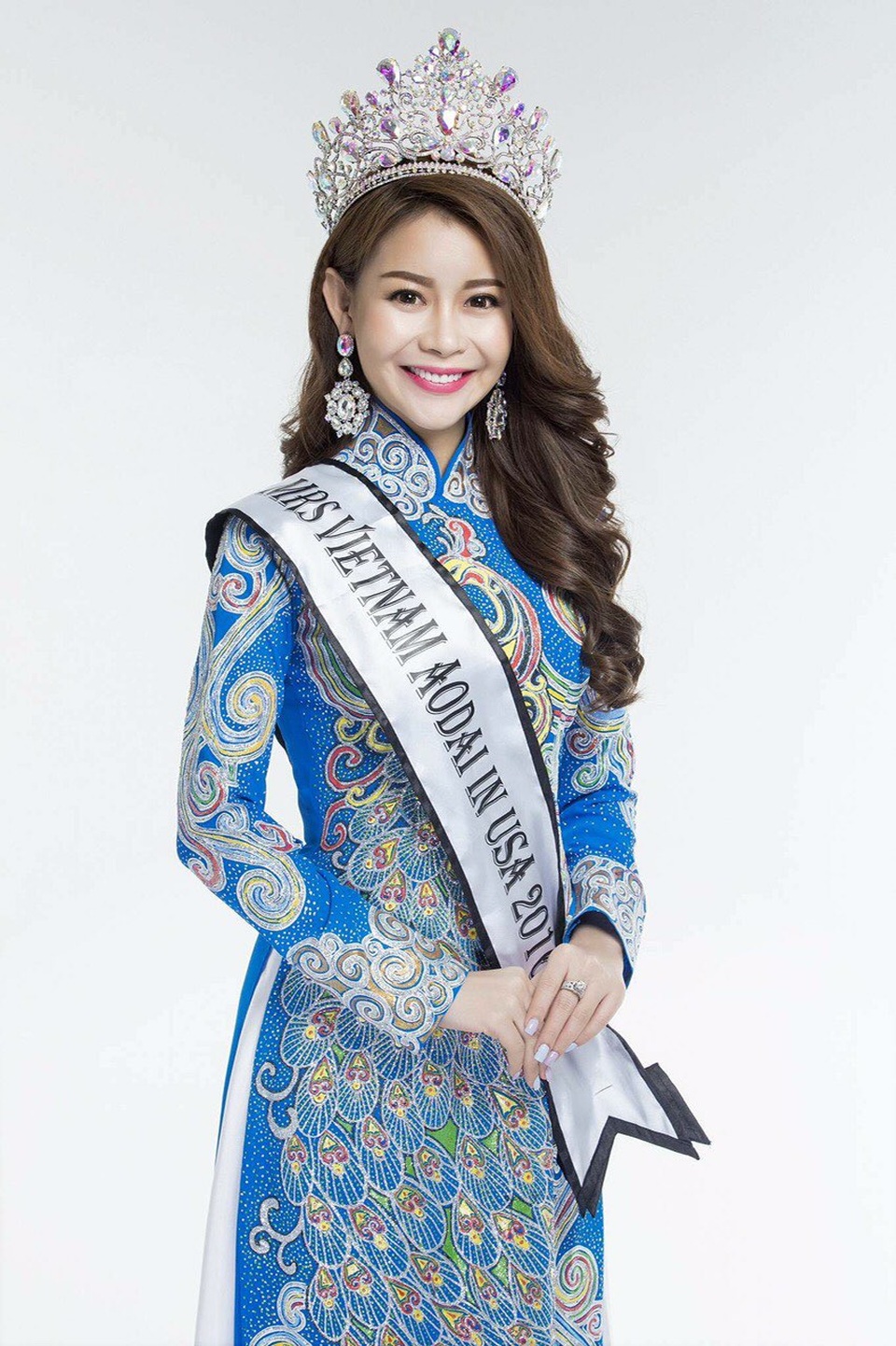 Mrs Áo Dài 2016 khoe vẻ đẹp sau đăng quang - 1
Hoa hậu Hải Dương – Mrs Vietnam Aodai in USA 2016