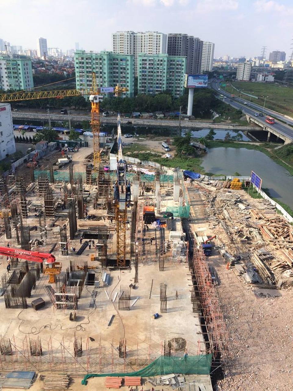 Mua căn hộ 1 tỷ đồng với lãi suất ưu đãi 3,5% ở đâu? - 2 Tứ Hiệp Plaza đang ngày đêm thi công, đảm báo chất lượng và tiến độ.