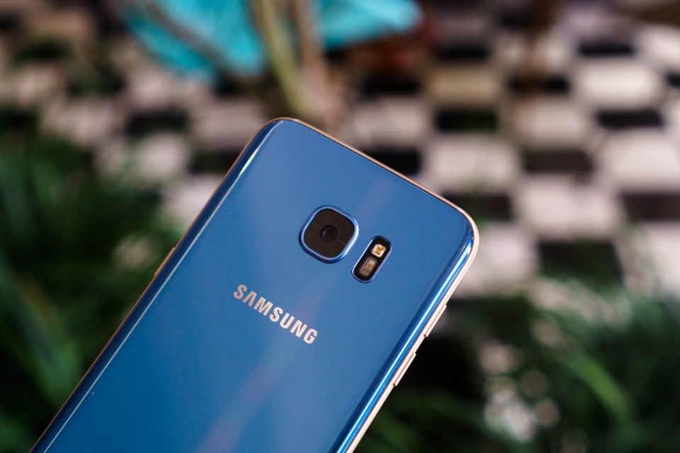 7 sắc thái trong ngôn ngữ thiết kế của Galaxy S7 edge Xanh Coral - 2 7 sắc thái trong ngôn ngữ thiết kế của Galaxy S7 edge Xanh Coral - 2