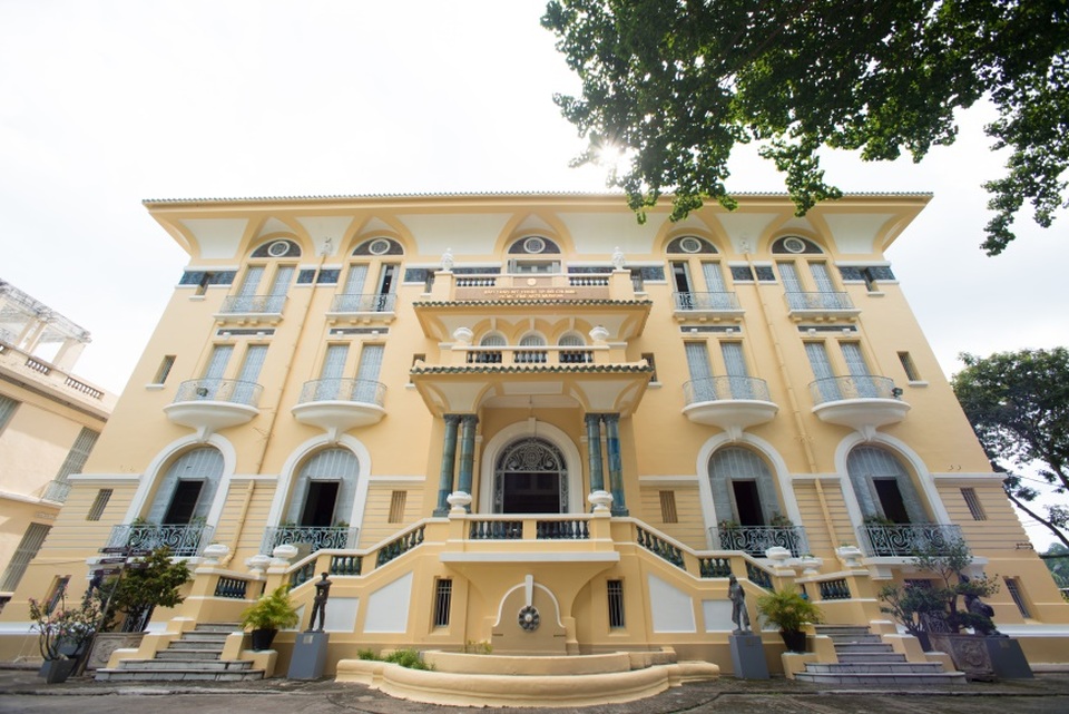 Vẻ đẹp viên ngọc kiến trúc Pháp nằm giữa Sài Gòn - 1