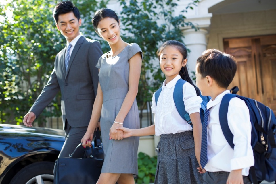 “Chọn mặt gửi vàng" cho tương lai tài chính của gia đình - 1 Người tham gia bảo hiểm cần nhìn xa hơn cho tương lai của mình để có một chiến lược bảo vệ và tích lũy tài chính một cách có kỷ luật.