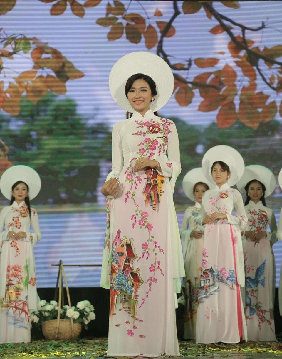 Nữ sinh Văn hóa Nghệ thuật quân đội đăng quang Hoa khôi sinh viên Hà Nội - 11
Nữ sinh đến từ Học viện Ngoại giao Hoàng Phương Hà giành ngôi Á khôi 1