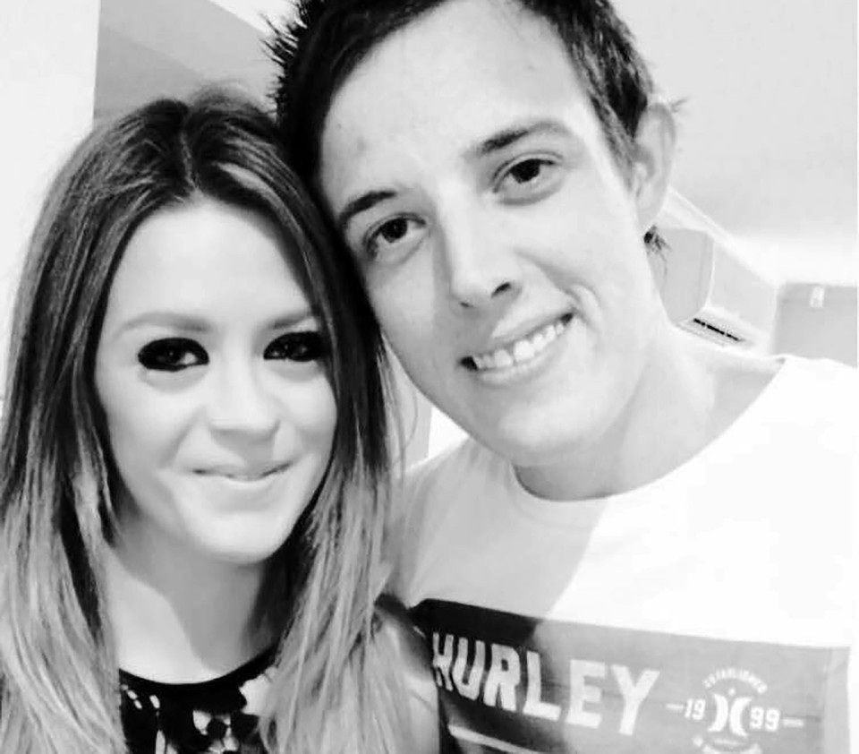 Bà sinh cháu vì con gái không thể mang thai - 2
Brad hoàn toàn đồng ý với việc bạn gái nhờ mẹ mang thai