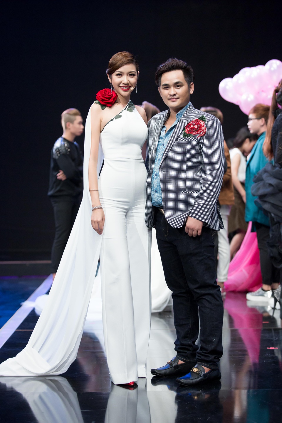 
Người đẹp nổi bật trong 1 chương trình truyền hình
