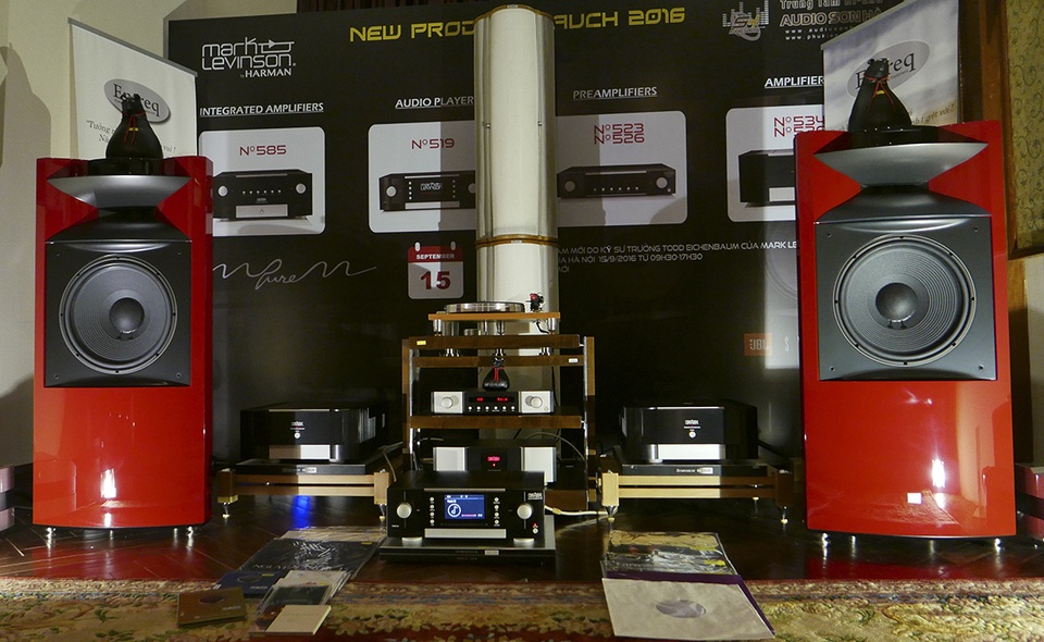 Nhiều thiết bị âm thanh "khủng" khoe tài tại AV Show 2016 - 2 Nhiều thiết bị âm thanh "khủng" khoe tài tại AV Show 2016 - 2