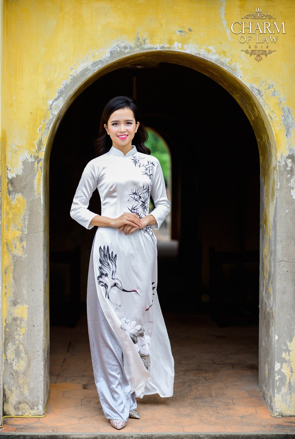 Ngắm nữ sinh ĐH Luật xinh tươi trong tà áo dài thướt tha - 13
Lù Phương Thảo (sinh năm 1994, chiều cao 1m61, cân nặng 45 kg)