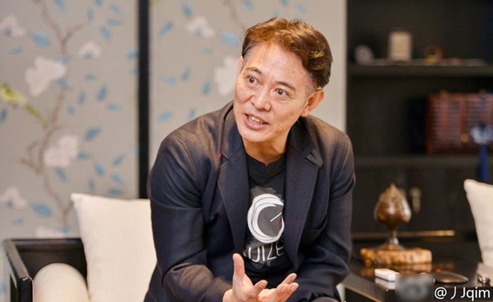 Lý Liên Kiệt tụng kinh niệm phật, lạc quan đón ngày qua đời - 5
Bệnh cường tuyến giáp khiến Lý Liên Kiệt già nua và yếu hơn đồng nghiệp cùng trang lứa.