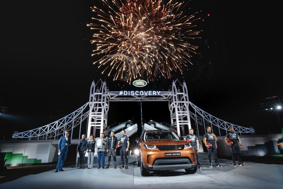 Land Rover Discovery thế hệ mới trình làng - 2 Land Rover Discovery thế hệ mới trình làng - 2